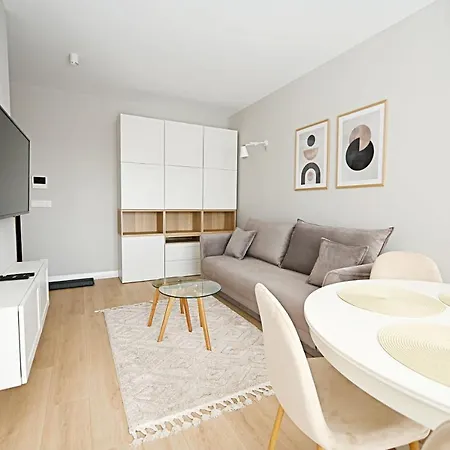 Beige 3city With Parking In By Renters Lägenhet *